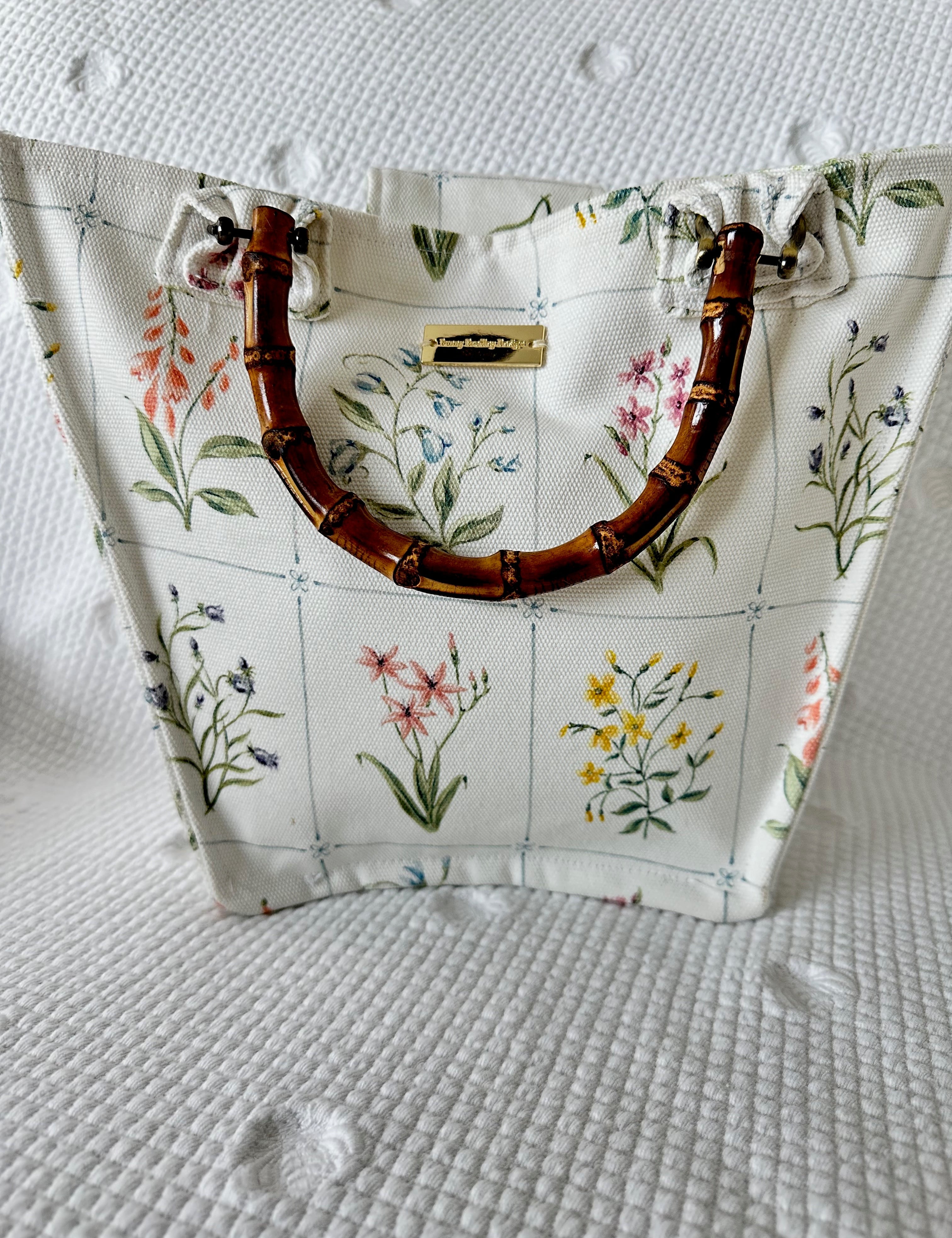 Betty Bucket Bag